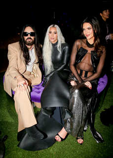 Kendall Jenner feet photo thumbnail