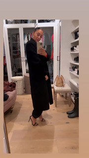Tia Mowry feet photo thumbnail