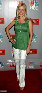 Angela Kinsey feet photo thumbnail