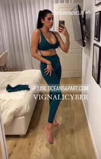 Valentina Vignali feet photo thumbnail