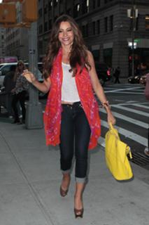 Sofía Vergara feet photo thumbnail