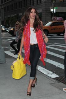 Sofía Vergara feet photo thumbnail