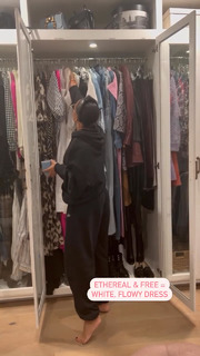 Tia Mowry feet photo thumbnail