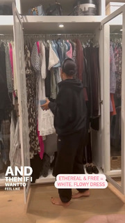 Tia Mowry feet photo thumbnail