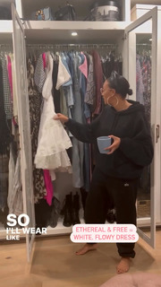 Tia Mowry feet photo thumbnail