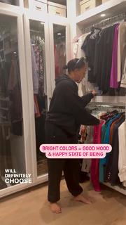 Tia Mowry feet photo thumbnail