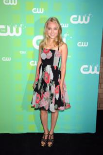AnnaSophia Robb feet photo thumbnail