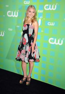 AnnaSophia Robb feet photo thumbnail