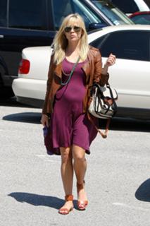 Reese Witherspoon feet photo thumbnail