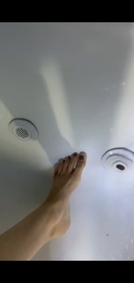 Amanda Cerny feet photo thumbnail
