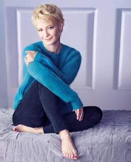 Malgorzata Kozuchowska feet photo thumbnail