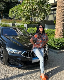 Haifa Wehbe feet photo thumbnail