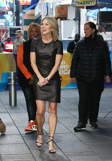 Amy Robach feet photo thumbnail