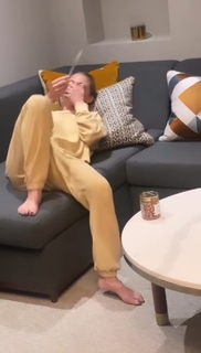 LeAnn Rimes feet photo thumbnail
