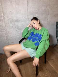 Gal Gadot feet photo thumbnail