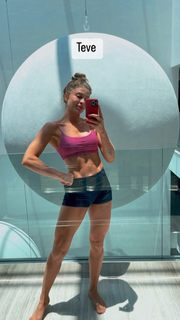 Grazi Massafera feet photo thumbnail