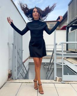 Caterina Balivo feet photo thumbnail