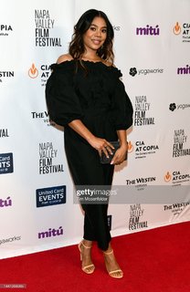 Regina Hall feet photo thumbnail