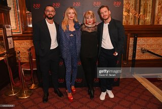 Laura Whitmore feet photo thumbnail