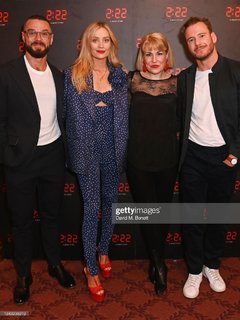 Laura Whitmore feet photo thumbnail