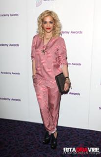 Rita Ora feet photo thumbnail