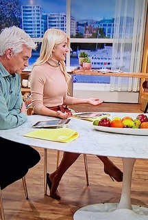 Holly Willoughby feet photo thumbnail