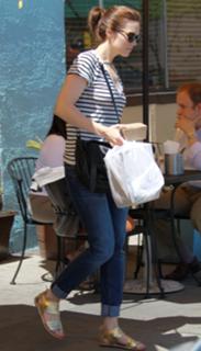Mandy Moore feet photo thumbnail