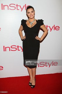 Maite Perroni feet photo thumbnail