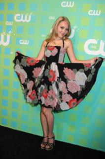 AnnaSophia Robb feet photo thumbnail