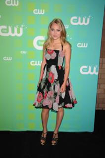 AnnaSophia Robb feet photo thumbnail