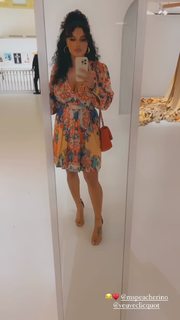 Joy Taylor feet photo thumbnail