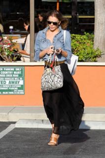 LeAnn Rimes feet photo thumbnail