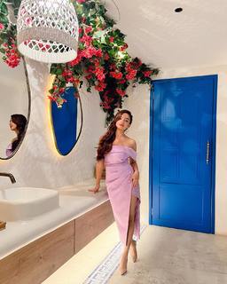Anushka Sen feet photo thumbnail