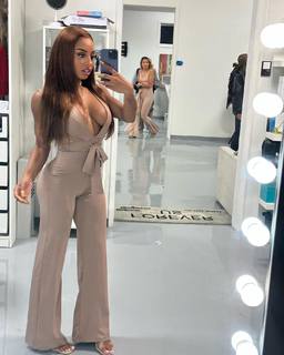 Qimmah Russo feet photo thumbnail