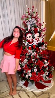 Larissa Manoela feet photo thumbnail