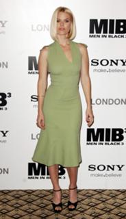 Alice Eve feet photo thumbnail