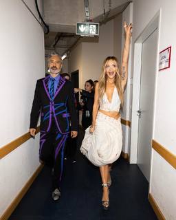 Rita Ora feet photo thumbnail