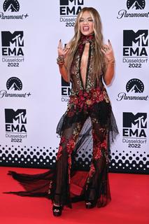 Rita Ora feet photo thumbnail