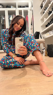 Tia Mowry feet photo thumbnail