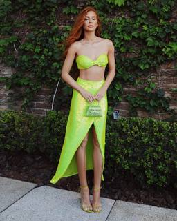 Marina Ruy Barbosa feet photo thumbnail