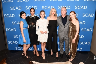Sydney Sweeney feet photo thumbnail