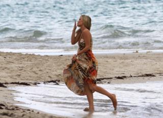 Joanna Krupa feet photo thumbnail