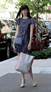 Krysten Ritter feet photo thumbnail