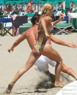 Michelle Hunziker feet photo thumbnail