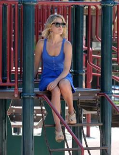 Ali Larter feet photo thumbnail