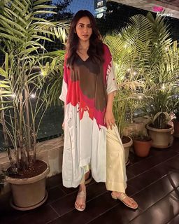 Rakul Preet Singh feet photo thumbnail