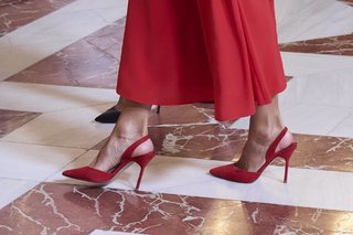 Queen Letizia of Spain feet photo thumbnail