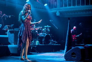 Joss Stone feet photo thumbnail