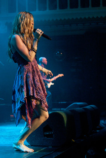 Joss Stone feet photo thumbnail