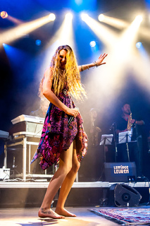 Joss Stone feet photo thumbnail